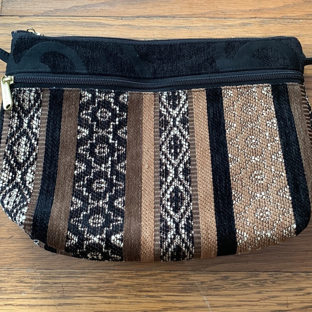 👜 Danny K of Beverly Hills brown/black fabric purse with adjustable strap. - Picture 4 of 11